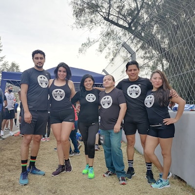 YAKS DE LA MONTAÑA PRESENTE  #FALCONSRUNNER 
